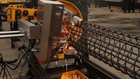 一款精致的鋼筋籠滾焊機(jī) 配合自動焊接 看看這焊點